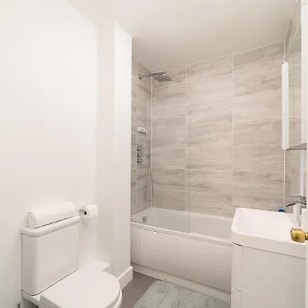 Cozy Apartment In The Heart Of Fulham, London Exterior photo