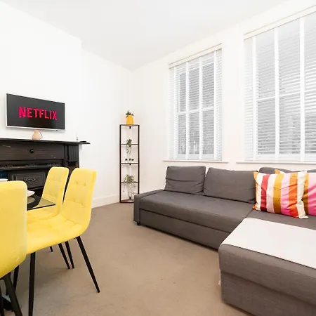 Cozy Apartment In The Heart Of Fulham, London Exterior photo