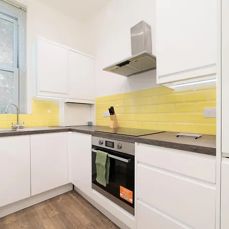 Cozy Apartment In The Heart Of Fulham, London Exterior photo